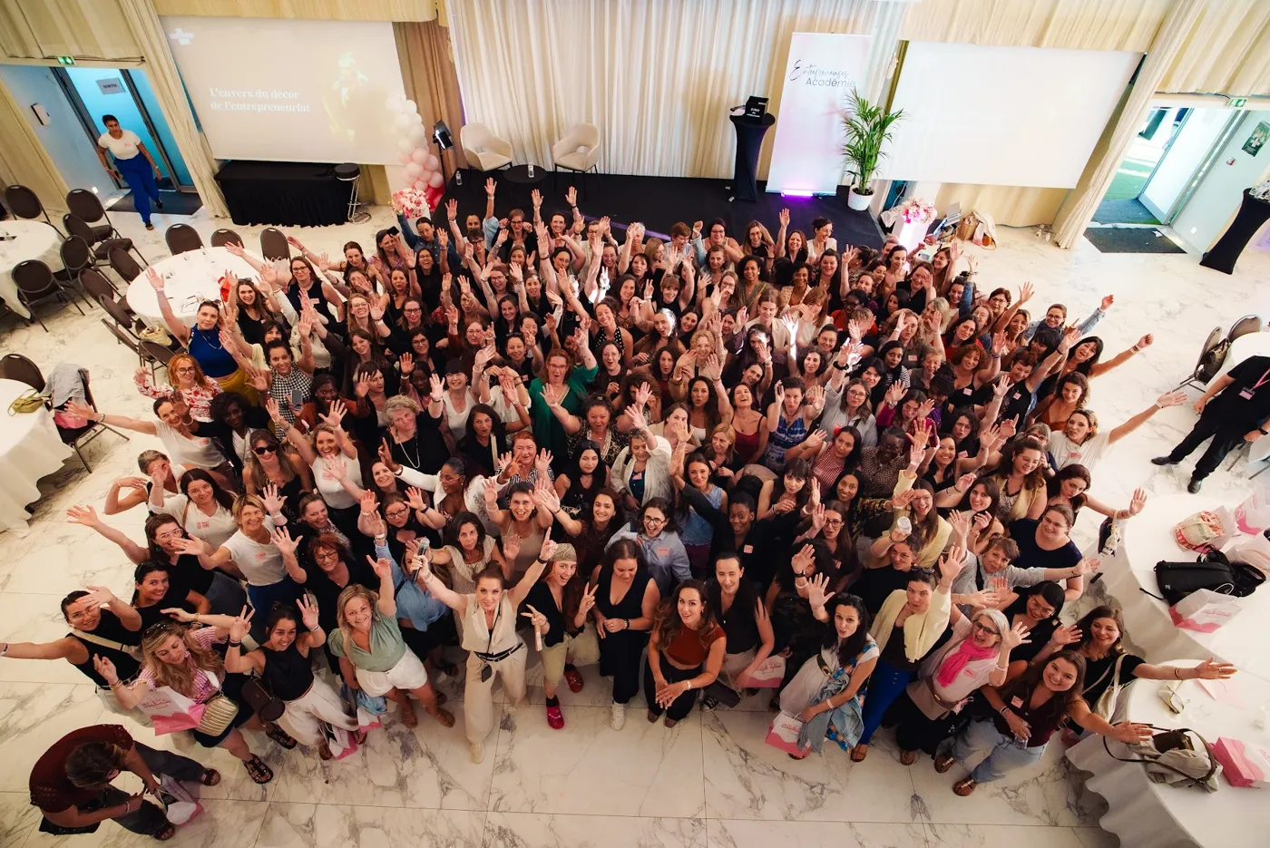 L'équipe et les élèves d'Entrepreneuses Académie au Live Show 2026